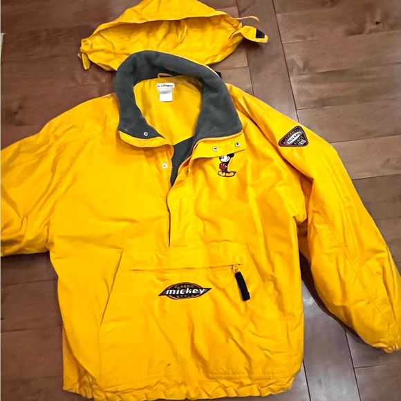 Disney thick windbreaker - Picture 3 of 5